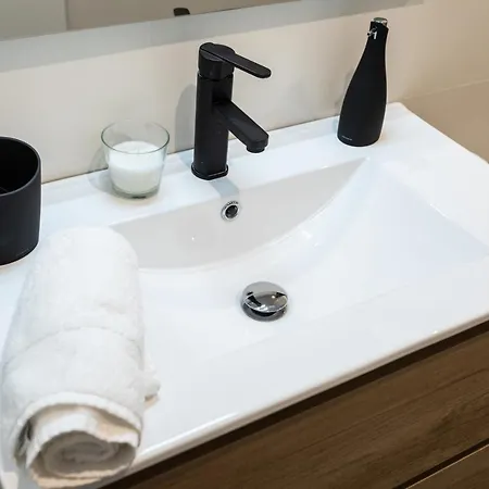 Piso De Diseno Con Vistas A La Ria. Daire