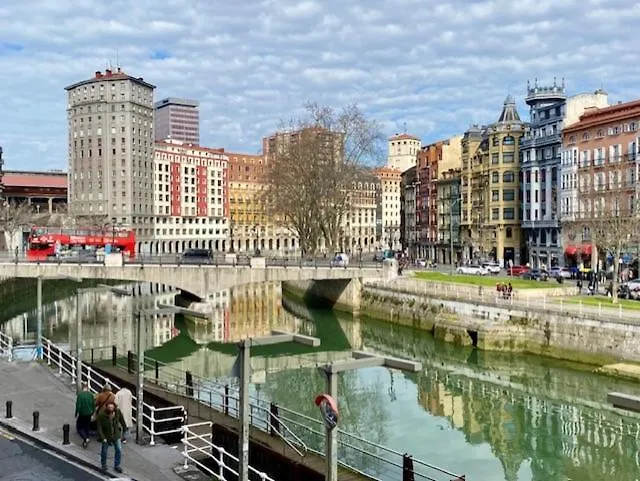 Piso De Diseno Con Vistas A La Ria. * Bilbao
